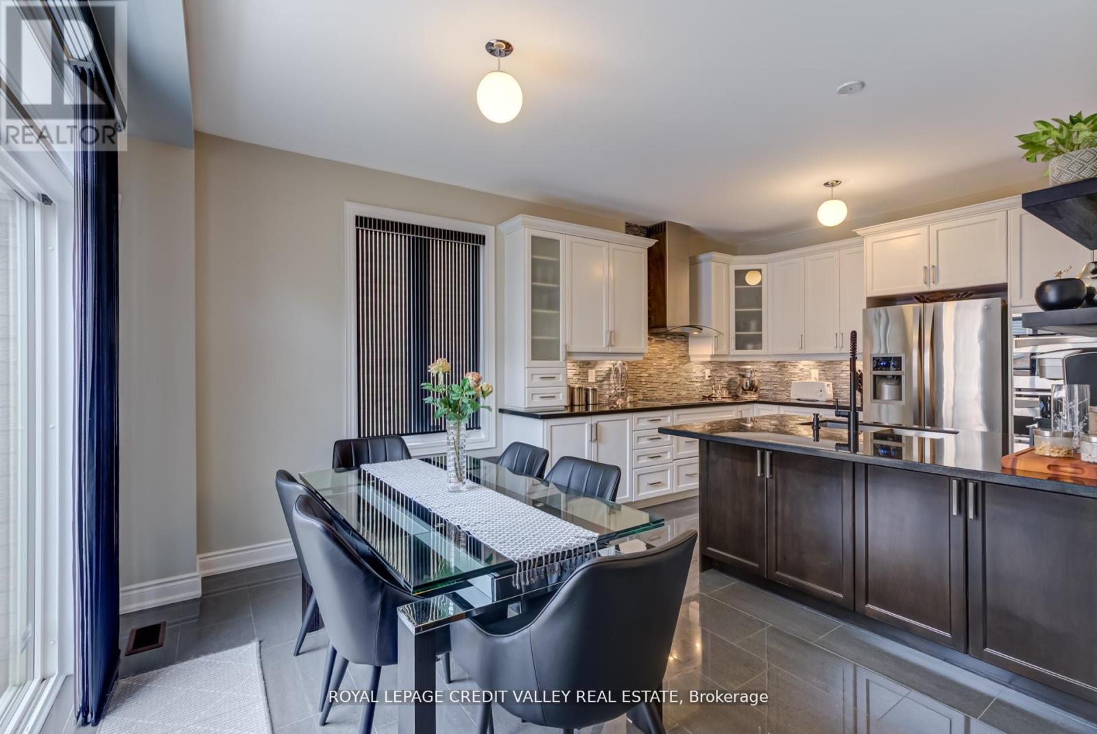 44 Walbrook Road, Brampton, Ontario L6X 4N4 - Photo 13 - W12547386