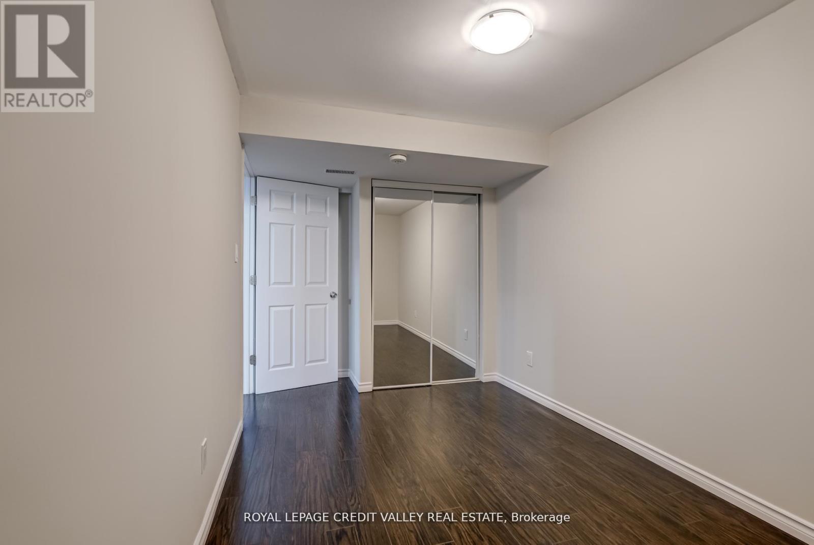 44 Walbrook Road, Brampton, Ontario L6X 4N4 - Photo 45 - W12547386