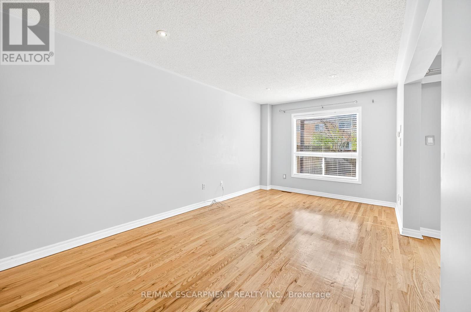 2456 Lazio Lane, Oakville, Ontario  L6M 4P7 - Photo 4 - W12547388