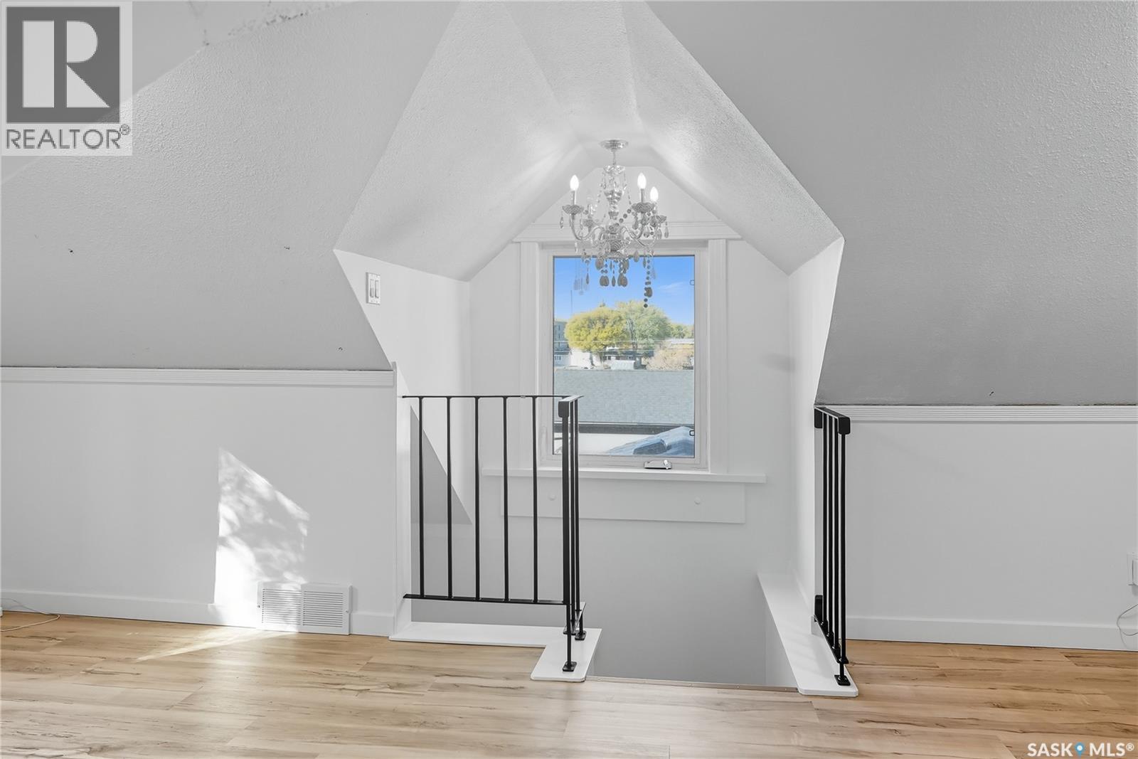 1041 L Avenue N, Saskatoon, Saskatchewan  S7L 2R7 - Photo 19 - SK020837