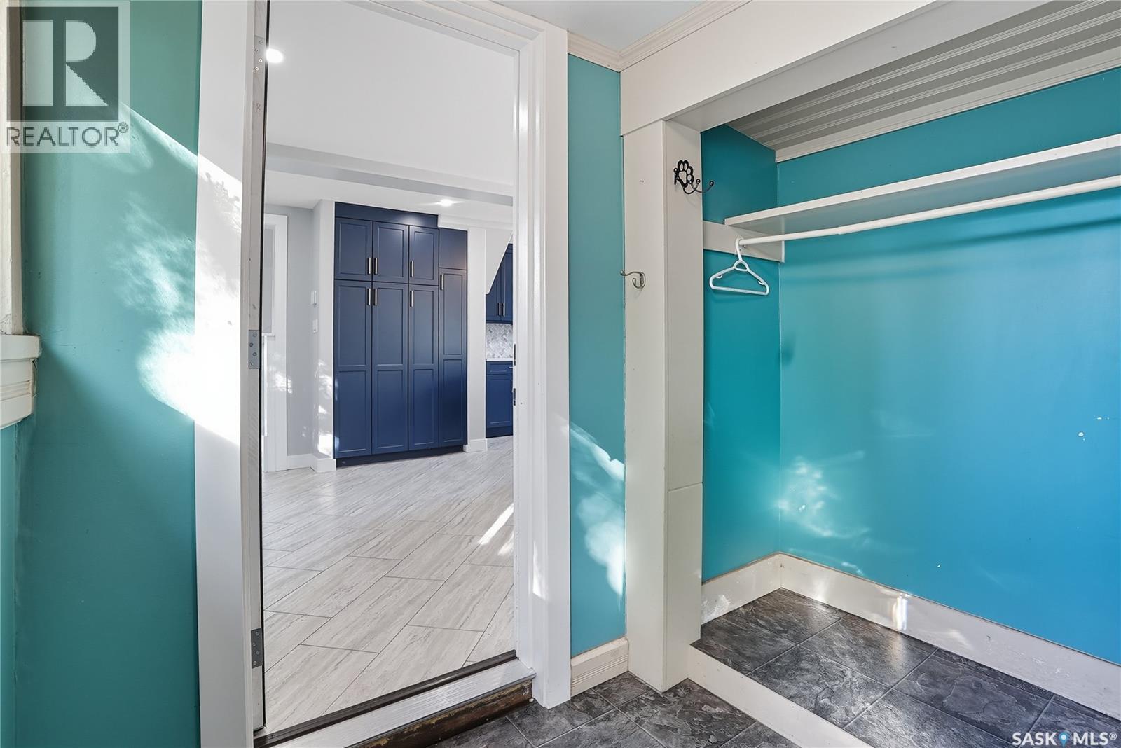 1041 L Avenue N, Saskatoon, Saskatchewan  S7L 2R7 - Photo 8 - SK020837