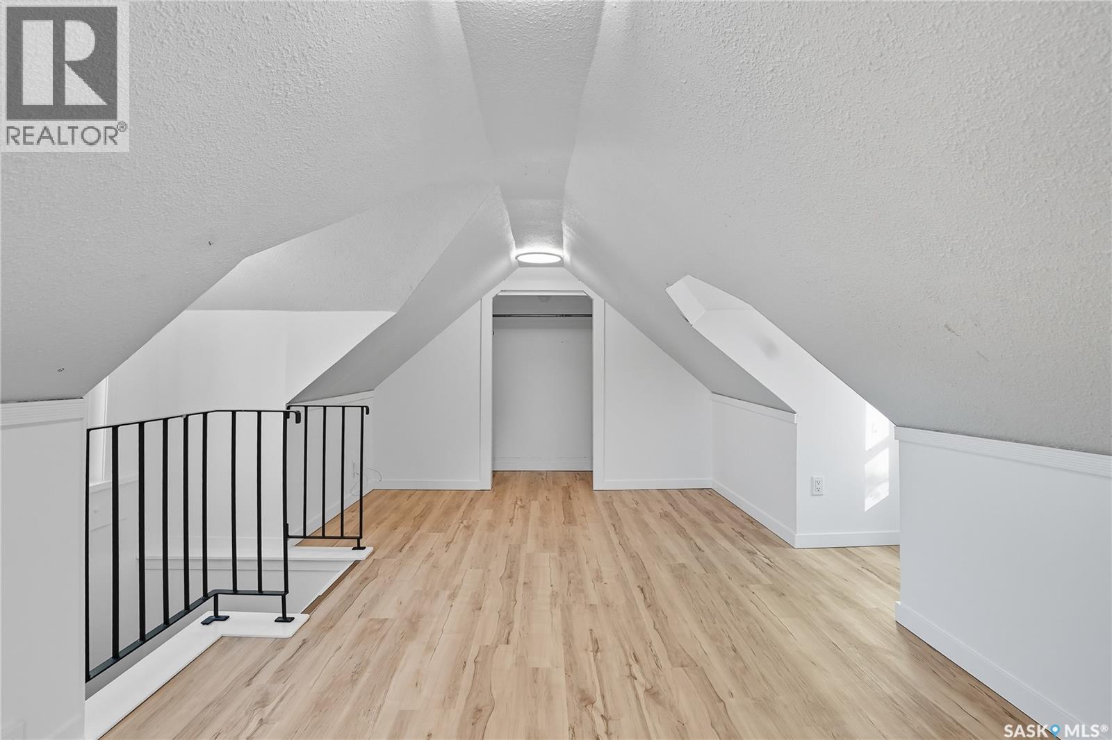 1041 L Avenue N, Saskatoon, Saskatchewan  S7L 2R7 - Photo 17 - SK020837