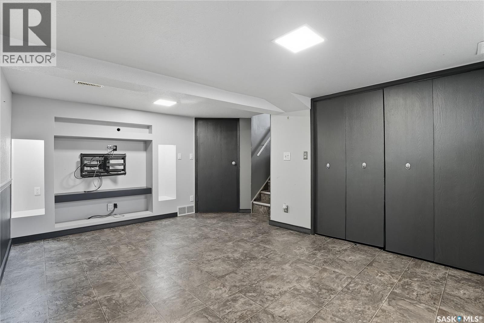 1041 L Avenue N, Saskatoon, Saskatchewan  S7L 2R7 - Photo 25 - SK020837