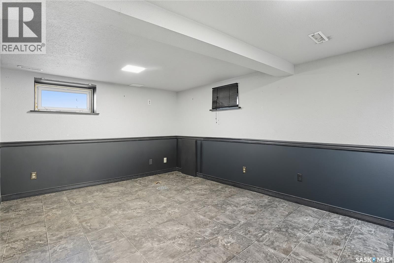 1041 L Avenue N, Saskatoon, Saskatchewan  S7L 2R7 - Photo 24 - SK020837