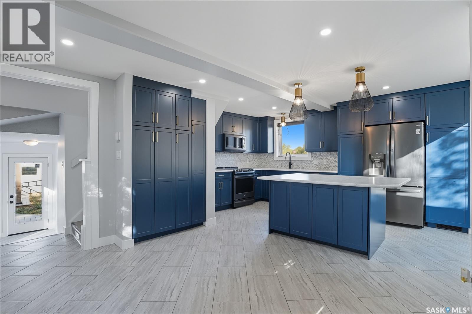 1041 L Avenue N, Saskatoon, Saskatchewan  S7L 2R7 - Photo 9 - SK020837