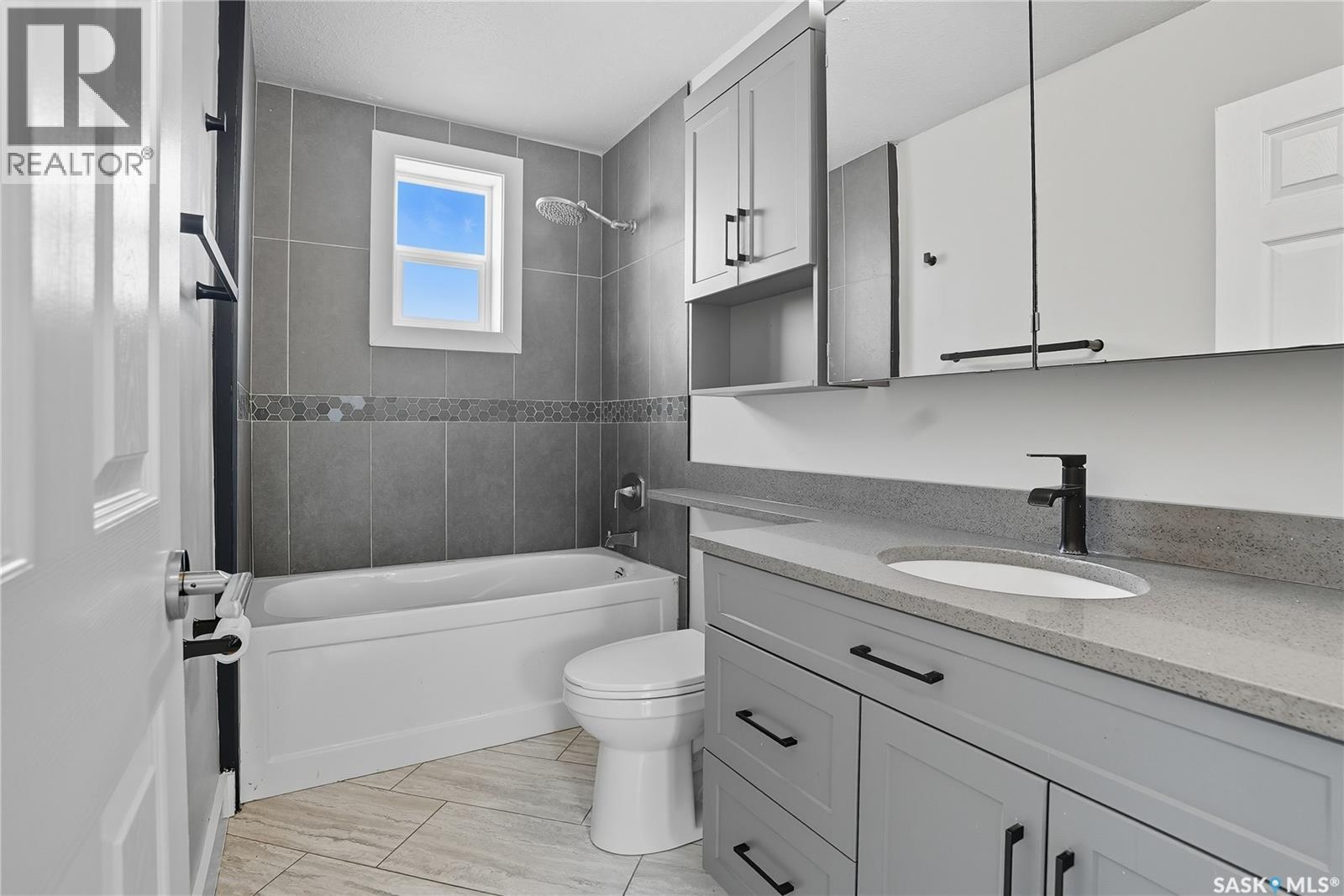 1041 L Avenue N, Saskatoon, Saskatchewan  S7L 2R7 - Photo 21 - SK020837