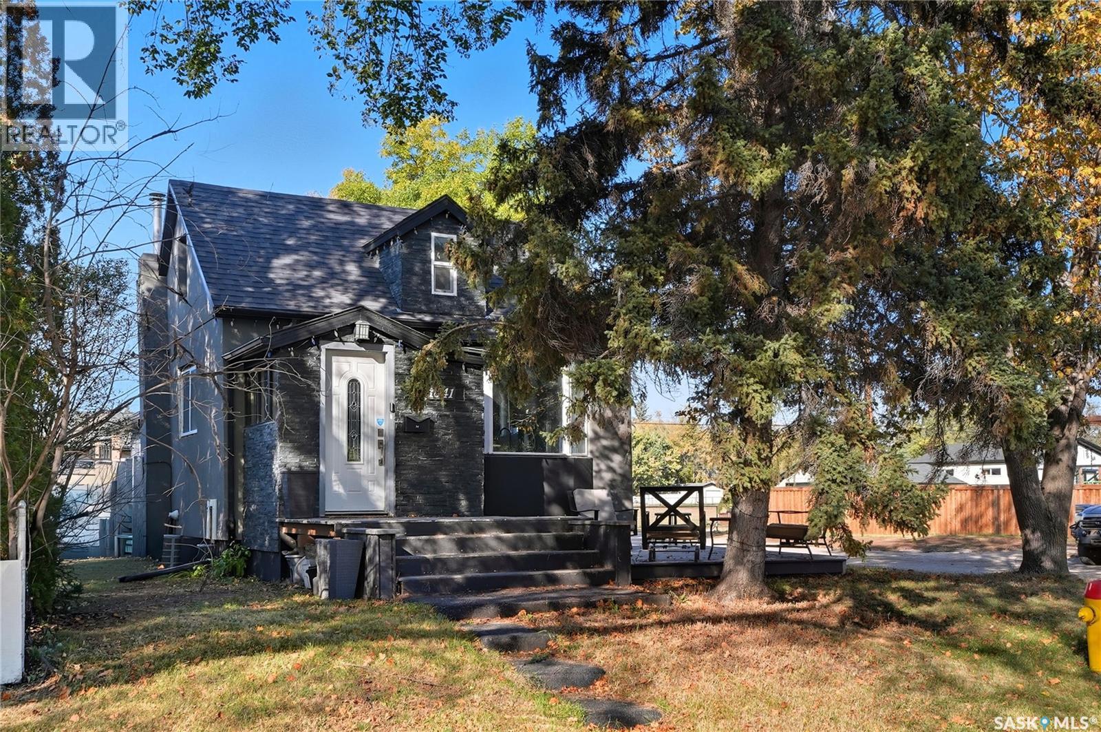 1041 L Avenue N, Saskatoon, Saskatchewan  S7L 2R7 - Photo 4 - SK020837