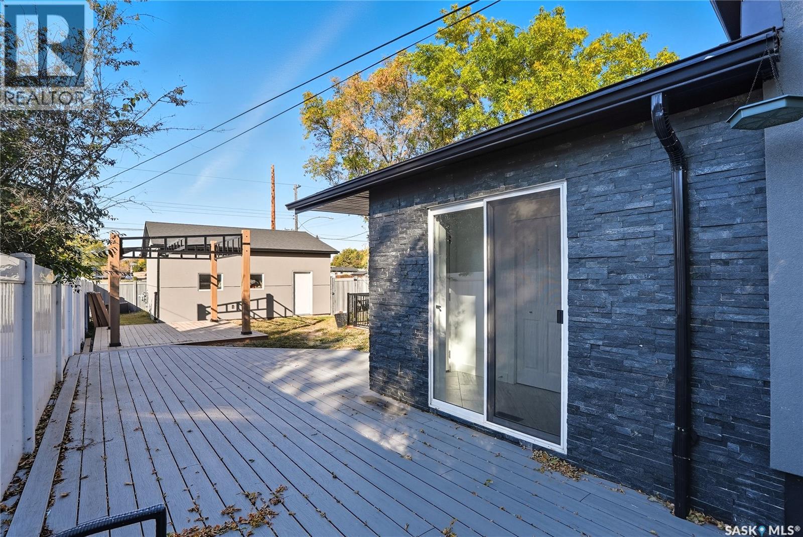 1041 L Avenue N, Saskatoon, Saskatchewan  S7L 2R7 - Photo 27 - SK020837