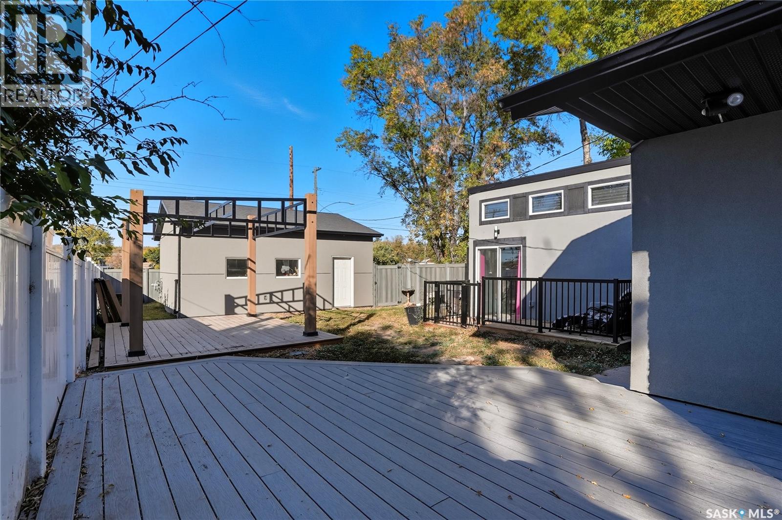 1041 L Avenue N, Saskatoon, Saskatchewan  S7L 2R7 - Photo 28 - SK020837