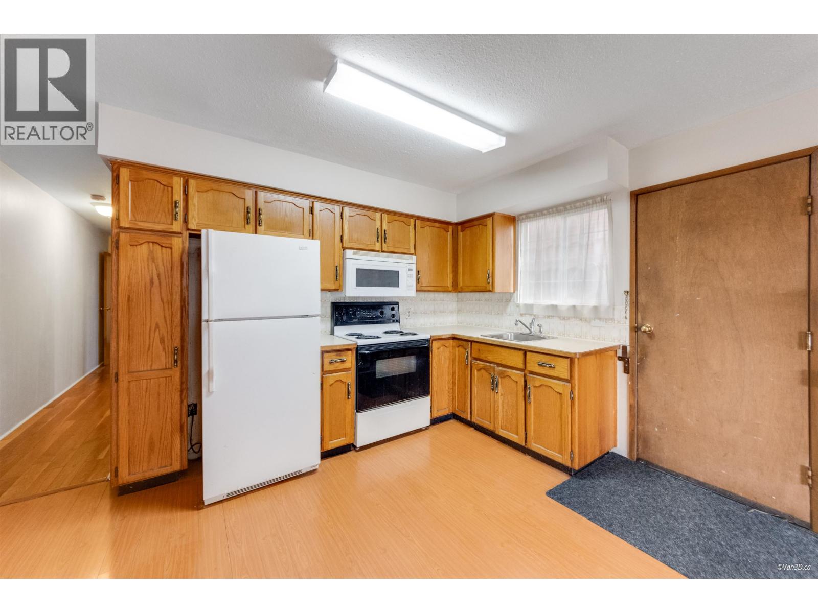 7769 10th Avenue, Burnaby, British Columbia  V3N 2S2 - Photo 24 - R3067510