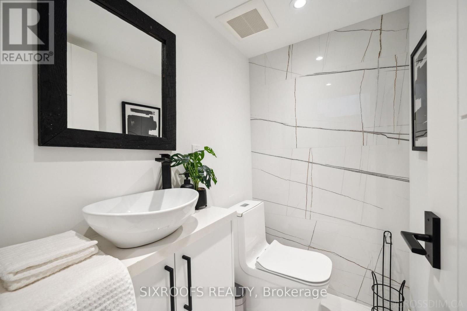 Upper - 41 Dunkirk Road, Toronto, Ontario M4C 2M4 - Photo 16 - E12547432