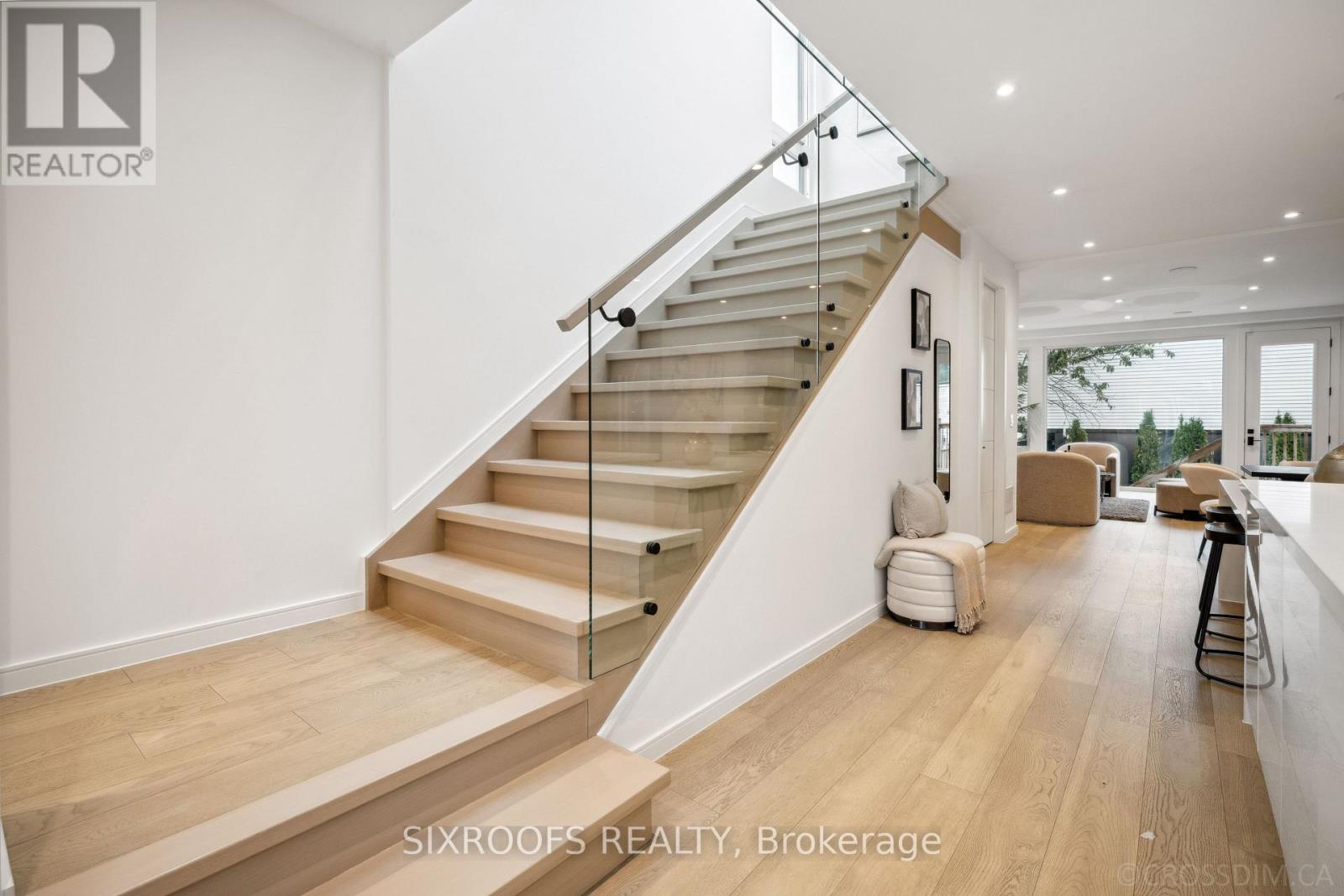 Upper - 41 Dunkirk Road, Toronto, Ontario M4C 2M4 - Photo 17 - E12547432