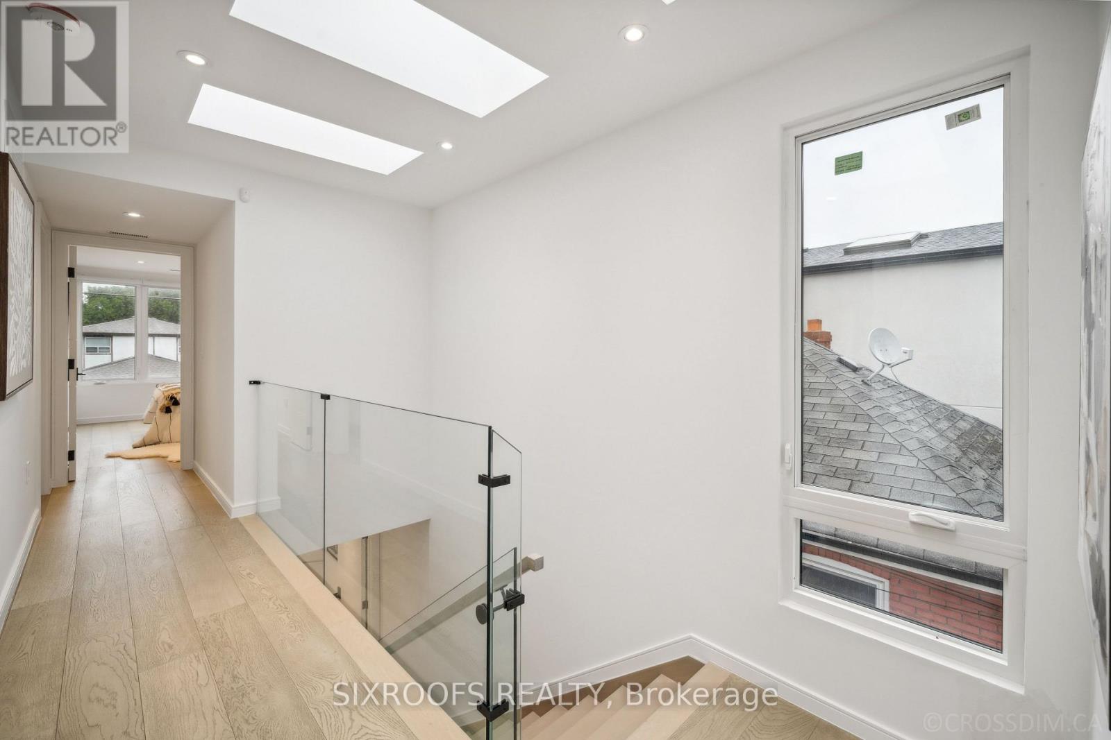 Upper - 41 Dunkirk Road, Toronto, Ontario M4C 2M4 - Photo 18 - E12547432