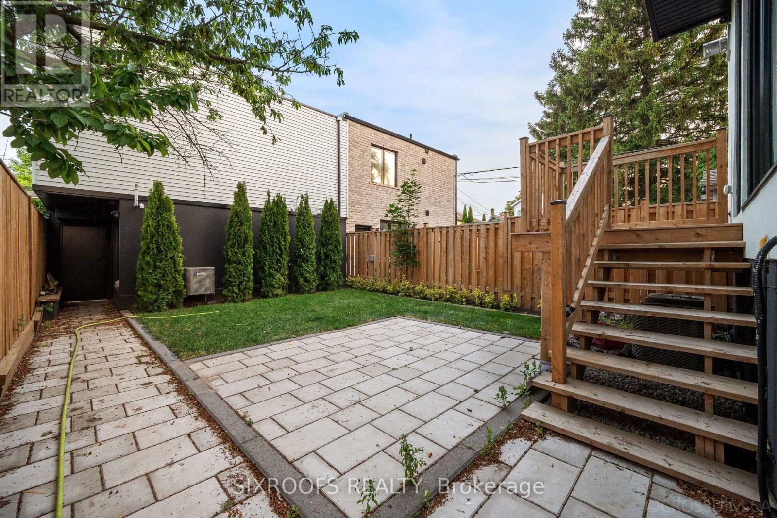 Upper - 41 Dunkirk Road, Toronto, Ontario M4C 2M4 - Photo 3 - E12547432