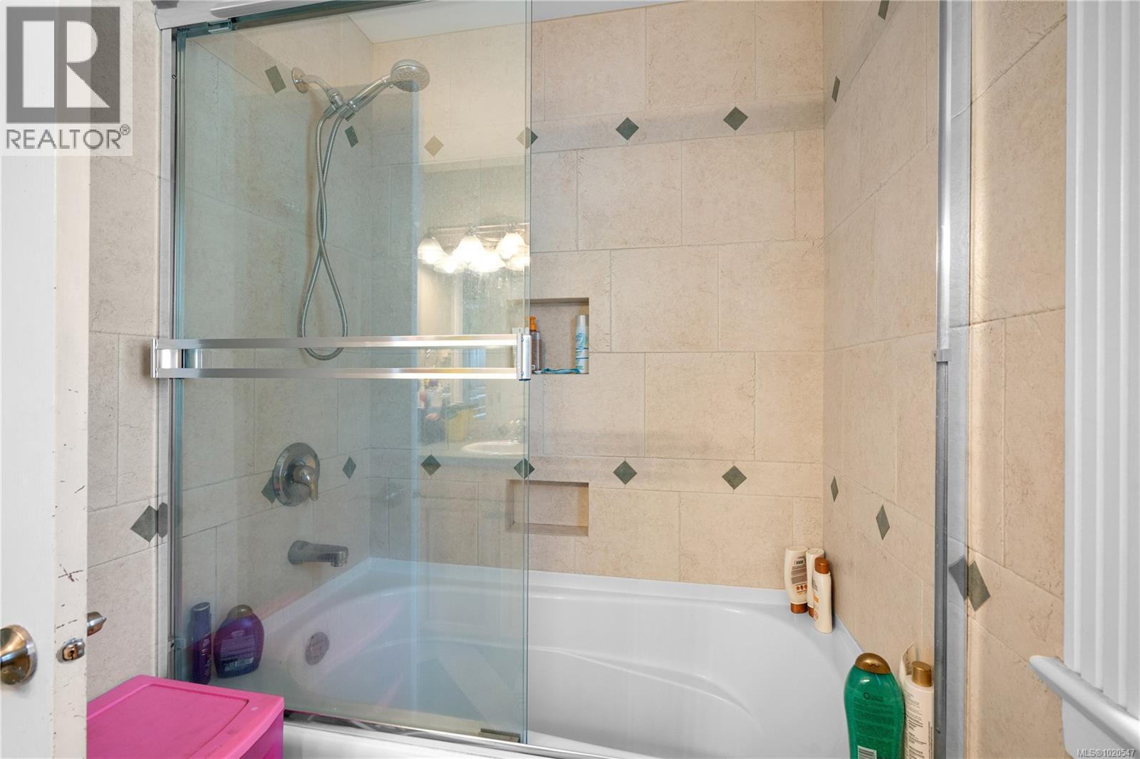 4012 Rainbow St, Saanich, British Columbia  V8X 2A8 - Photo 32 - 1020547