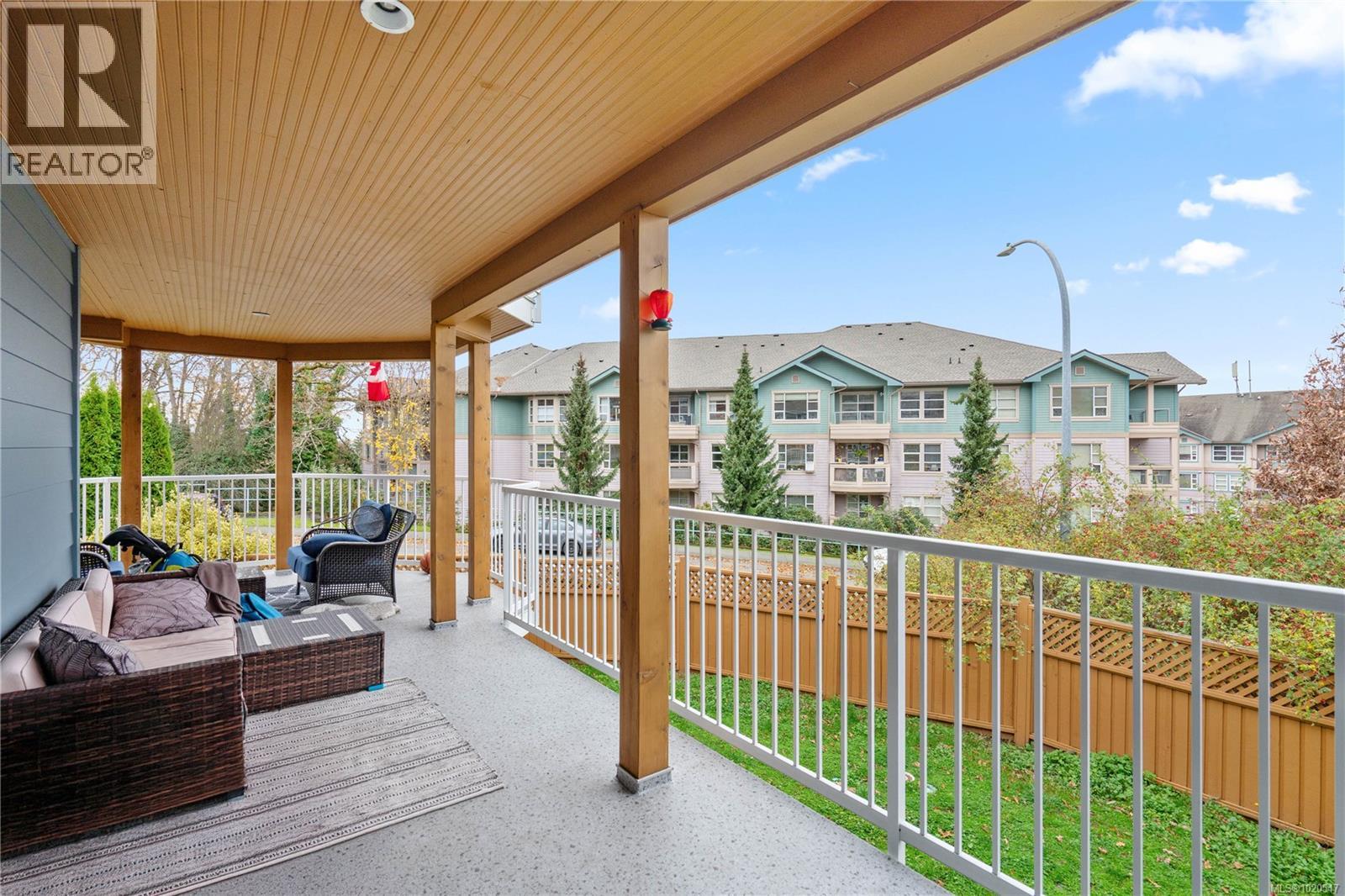 4012 Rainbow St, Saanich, British Columbia  V8X 2A8 - Photo 38 - 1020547