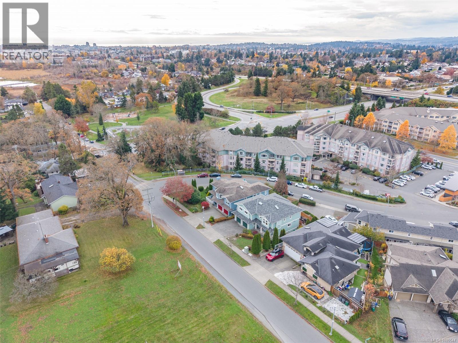 4012 Rainbow St, Saanich, British Columbia  V8X 2A8 - Photo 69 - 1020547