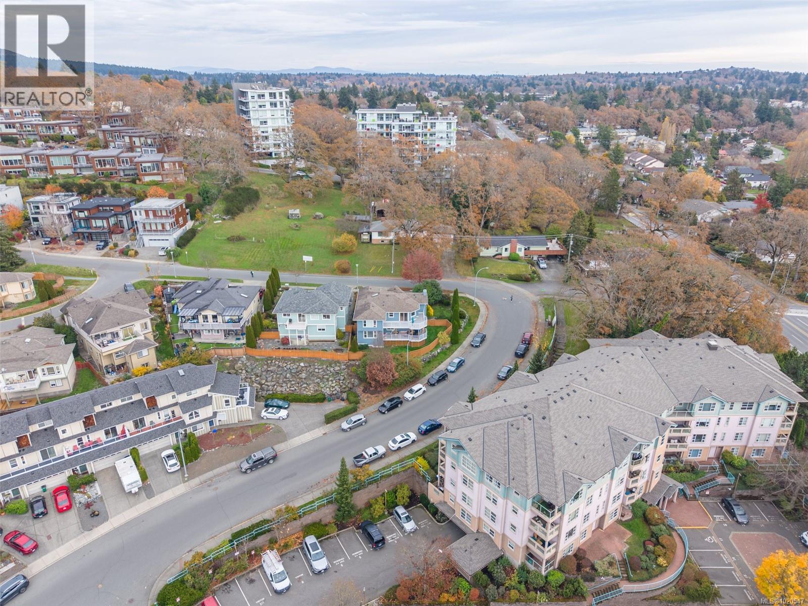 4012 Rainbow St, Saanich, British Columbia  V8X 2A8 - Photo 71 - 1020547