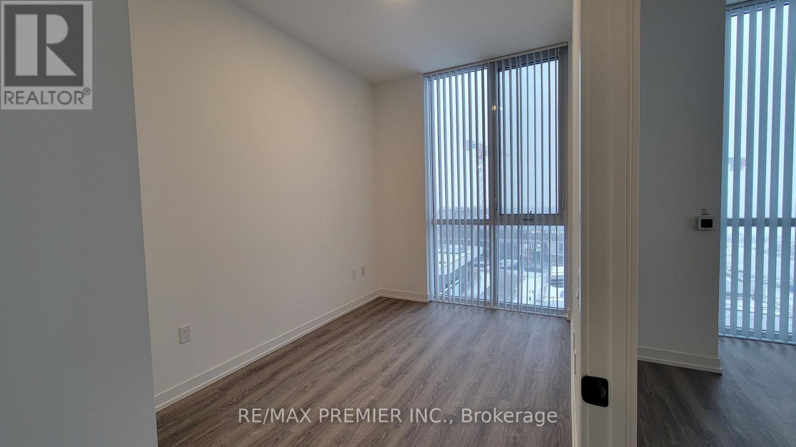 618 - 8 Interchange Way, Vaughan, Ontario  L4K 5Z7 - Photo 12 - N12547400
