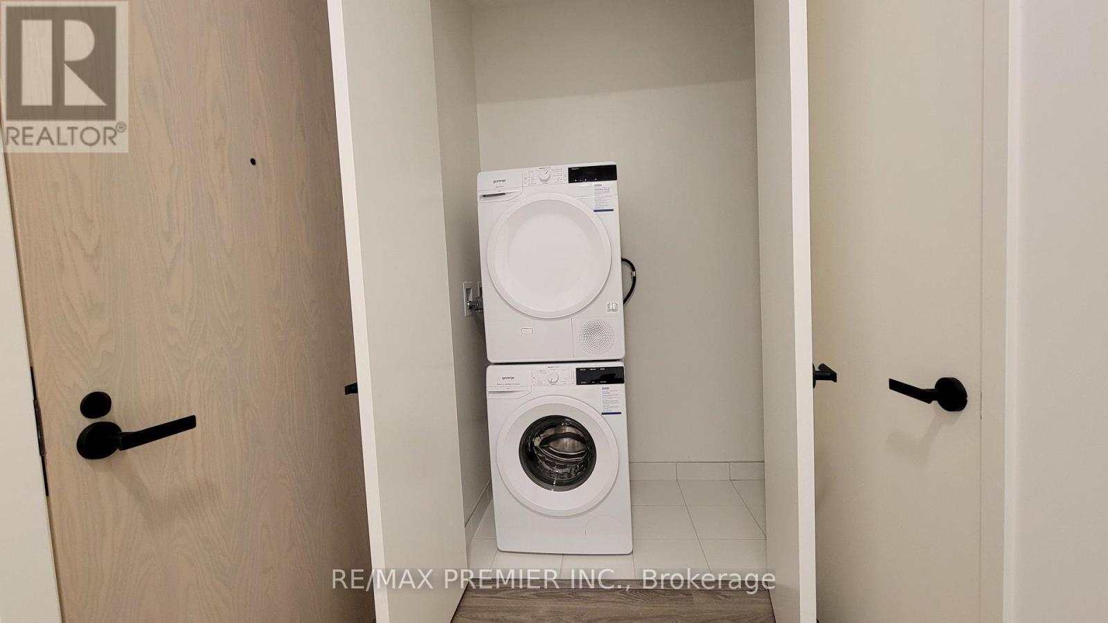 618 - 8 Interchange Way, Vaughan, Ontario  L4K 5Z7 - Photo 17 - N12547400