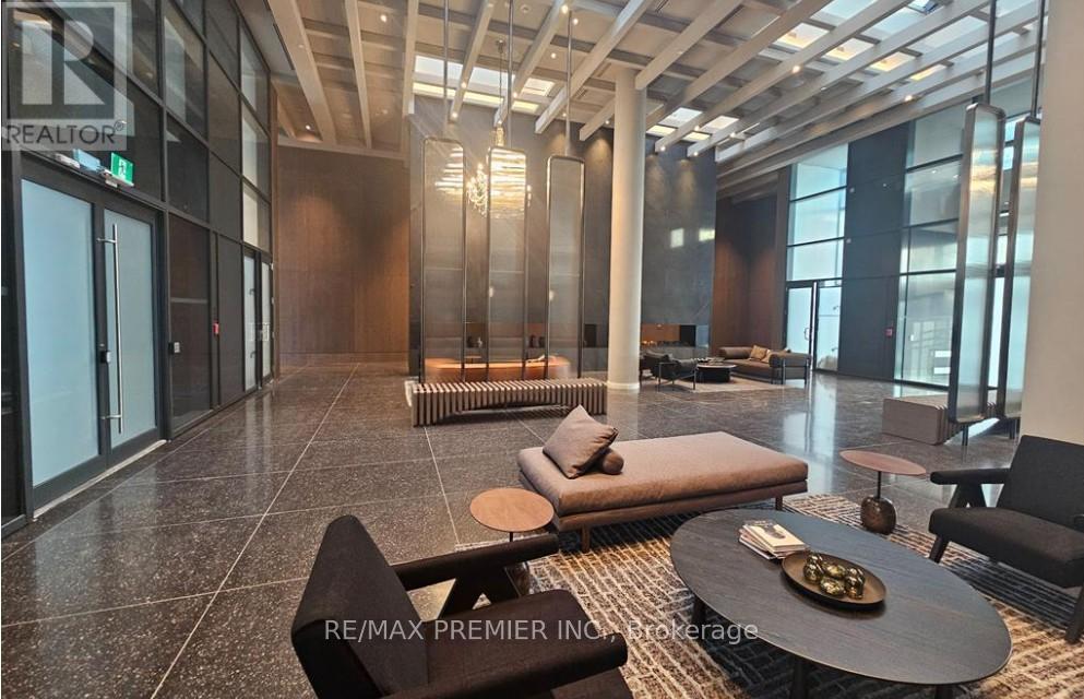 618 - 8 Interchange Way, Vaughan, Ontario  L4K 5Z7 - Photo 2 - N12547400