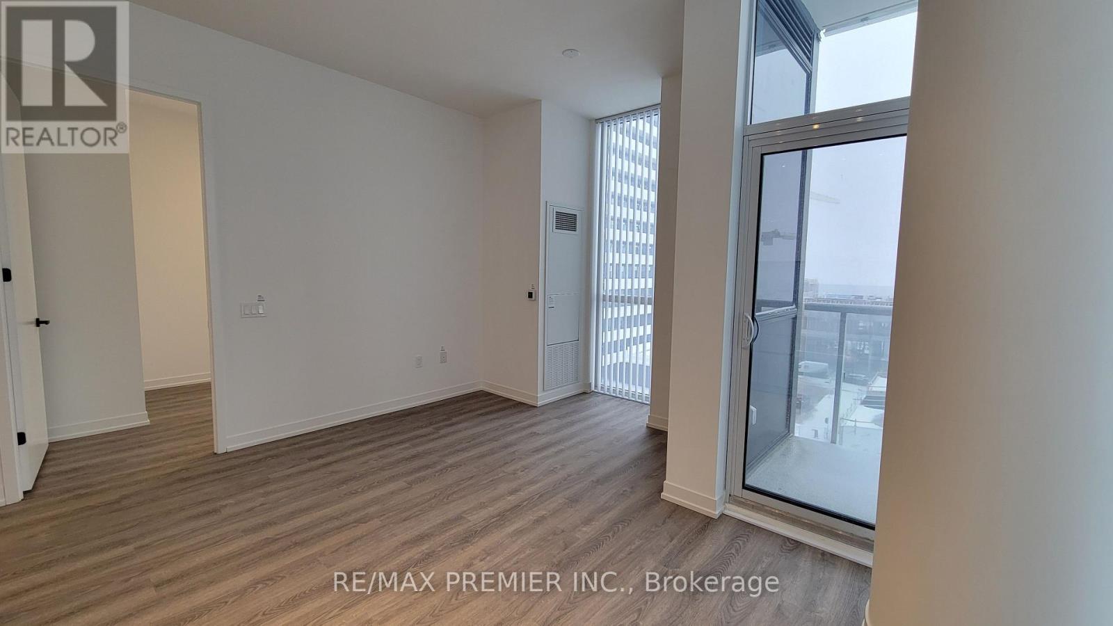 618 - 8 Interchange Way, Vaughan, Ontario  L4K 5Z7 - Photo 8 - N12547400