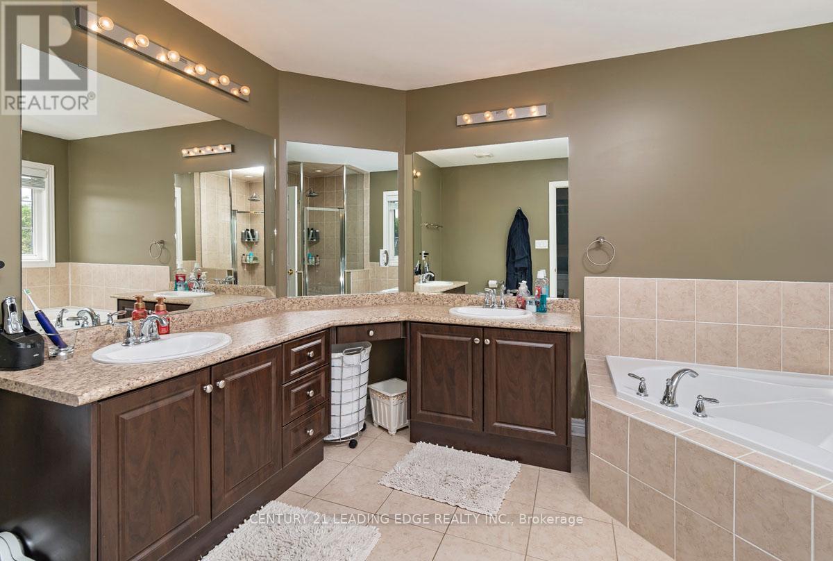 450 Worthington Avenue, Richmond Hill, Ontario  L4E 0E5 - Photo 21 - N12547452