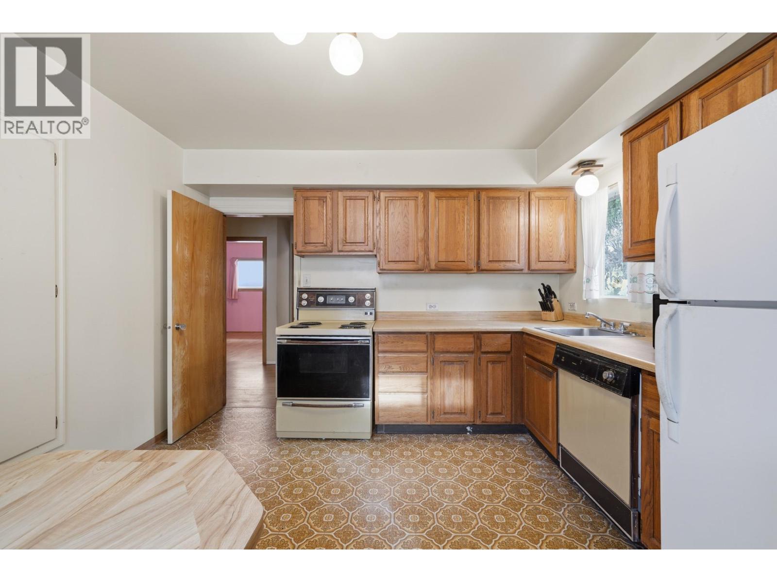 5878 Argyle Street, Vancouver, British Columbia  V5P 3J7 - Photo 2 - R3067628