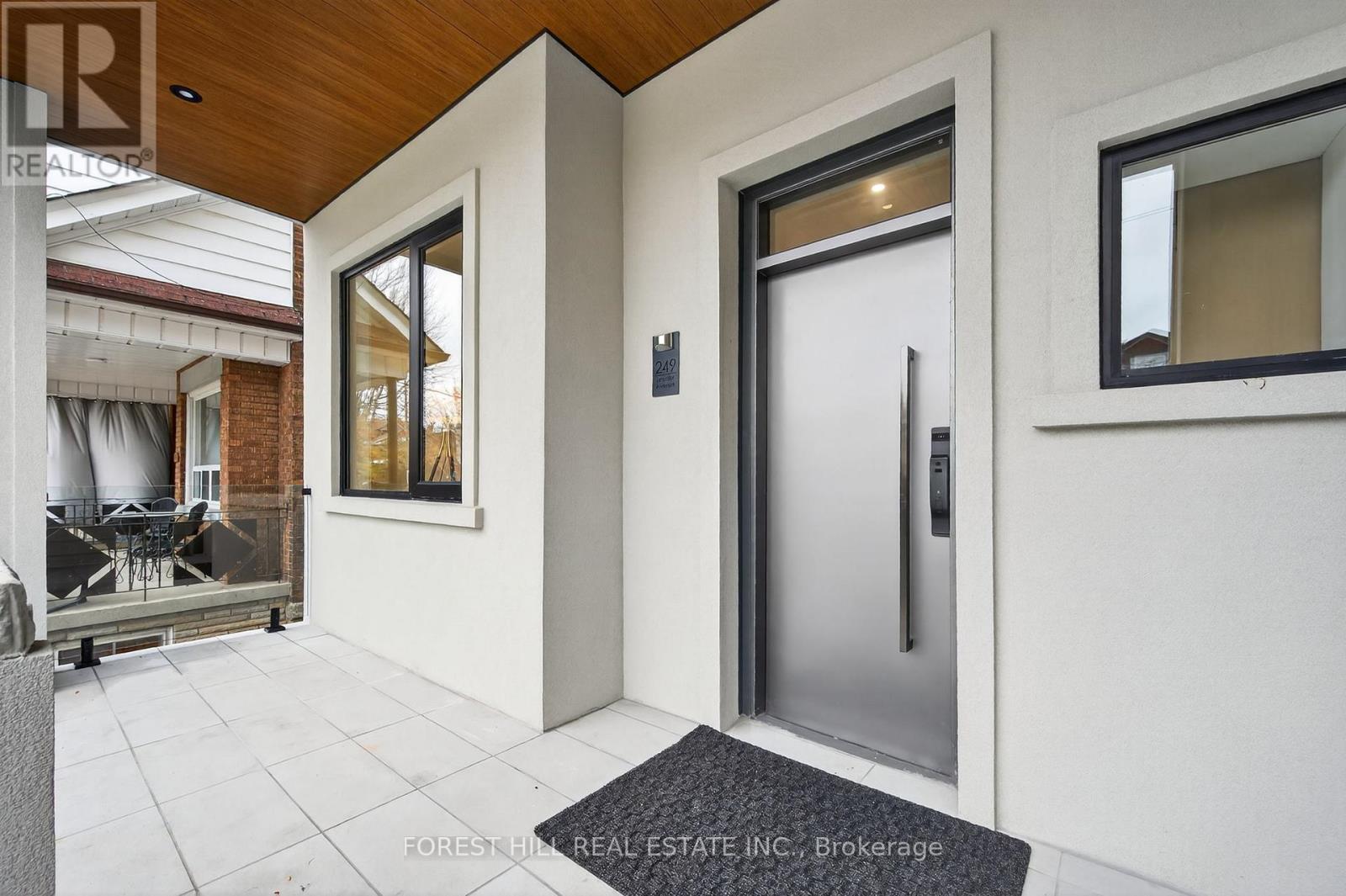 249 Lauder Avenue, Toronto, Ontario M6E 3H5 - Photo 2 - C12547350