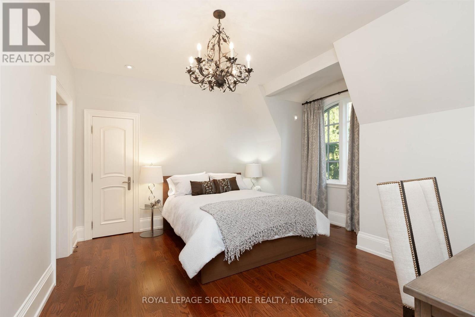 1161 Tecumseh Park Drive, Mississauga, Ontario  L5H 2W3 - Photo 19 - W12547398