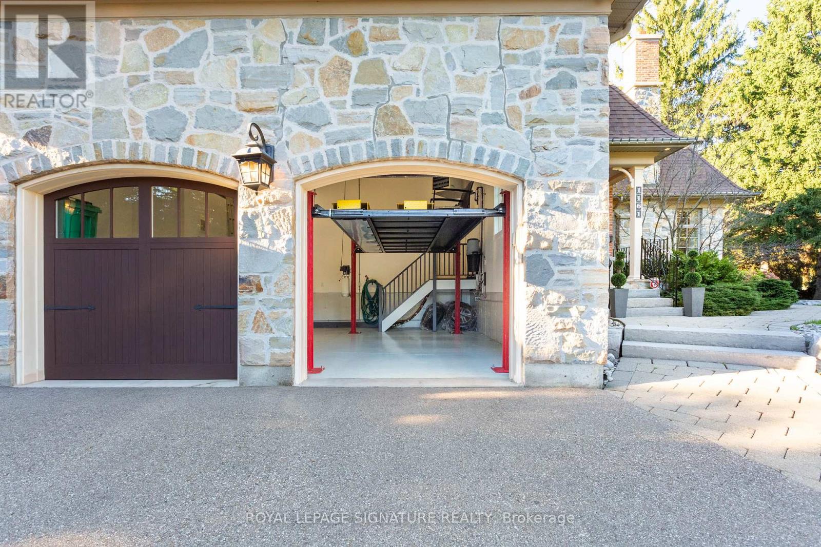 1161 Tecumseh Park Drive, Mississauga, Ontario  L5H 2W3 - Photo 35 - W12547398