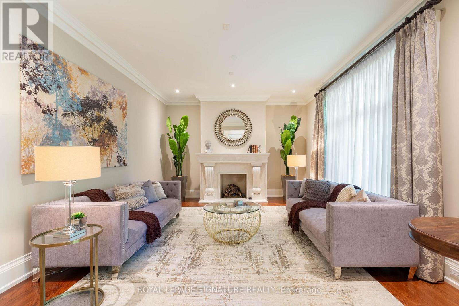 1161 Tecumseh Park Drive, Mississauga, Ontario  L5H 2W3 - Photo 4 - W12547398