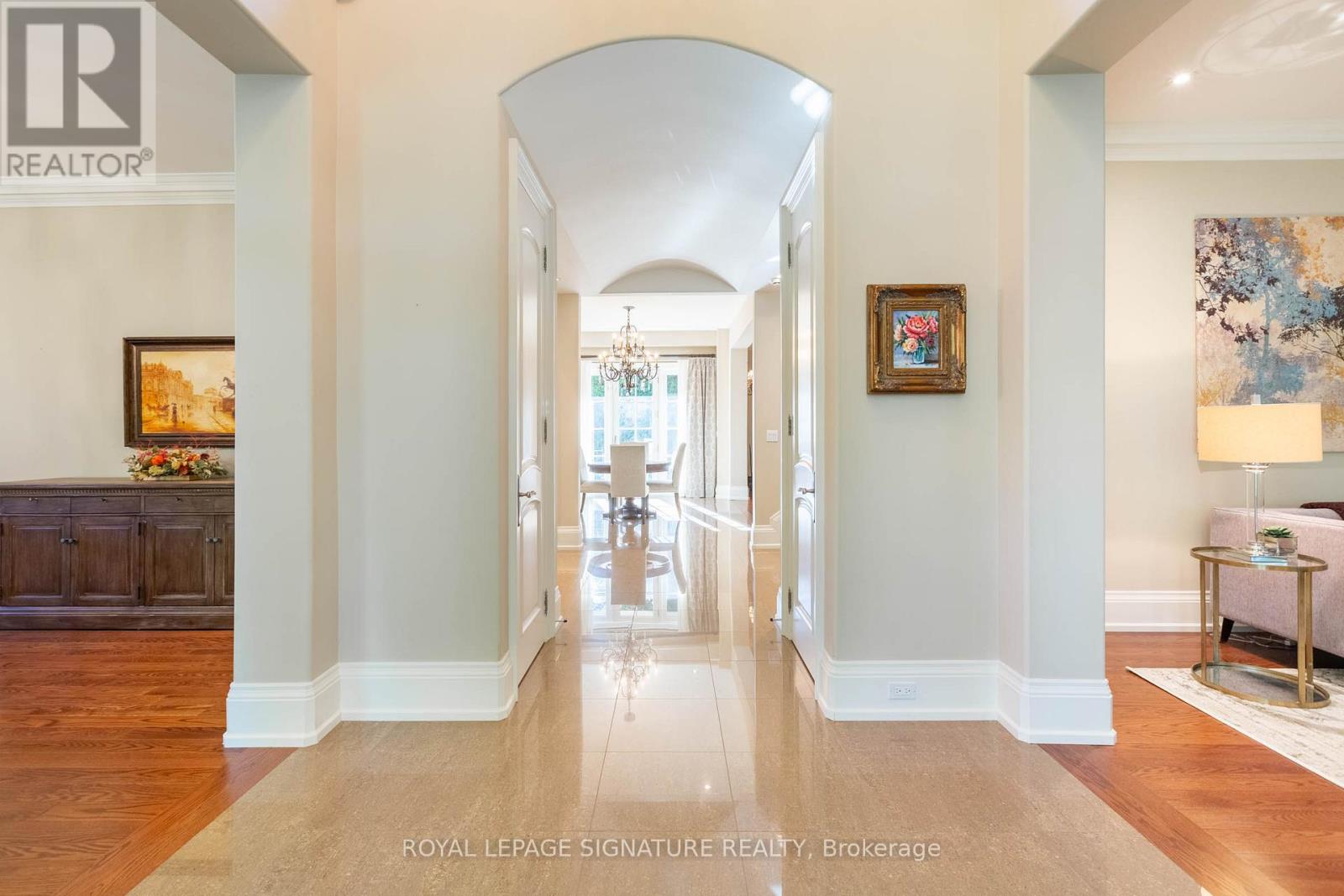 1161 Tecumseh Park Drive, Mississauga, Ontario  L5H 2W3 - Photo 5 - W12547398