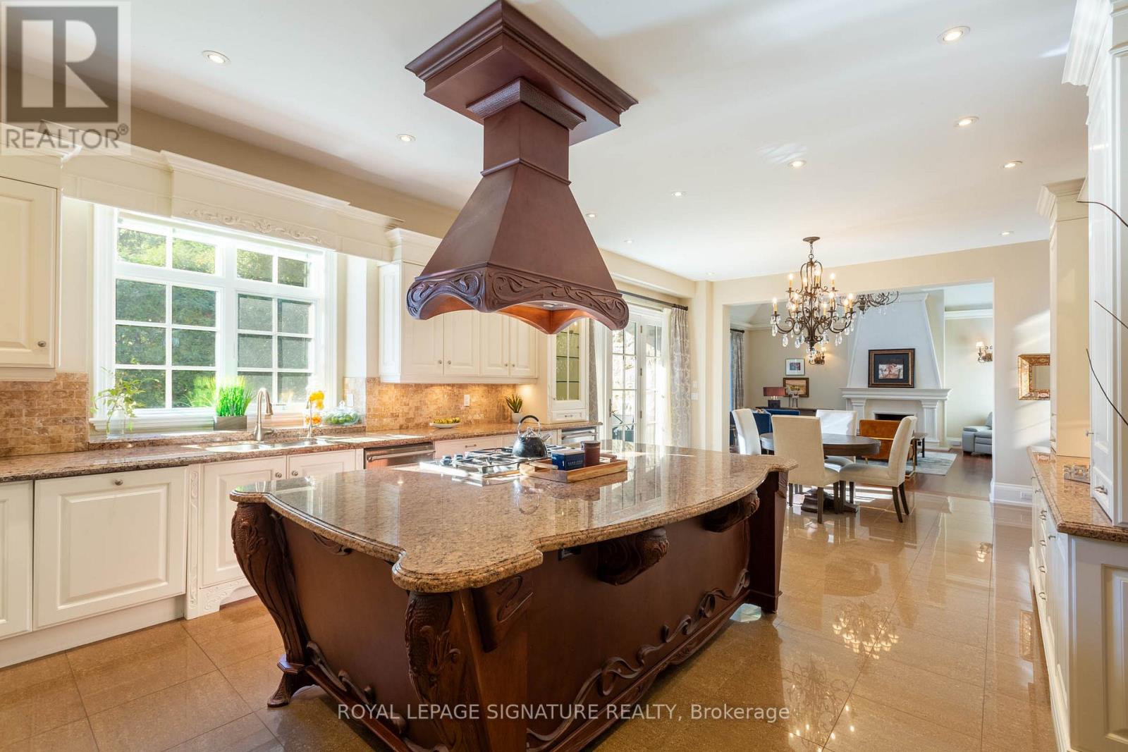 1161 Tecumseh Park Drive, Mississauga, Ontario  L5H 2W3 - Photo 9 - W12547398