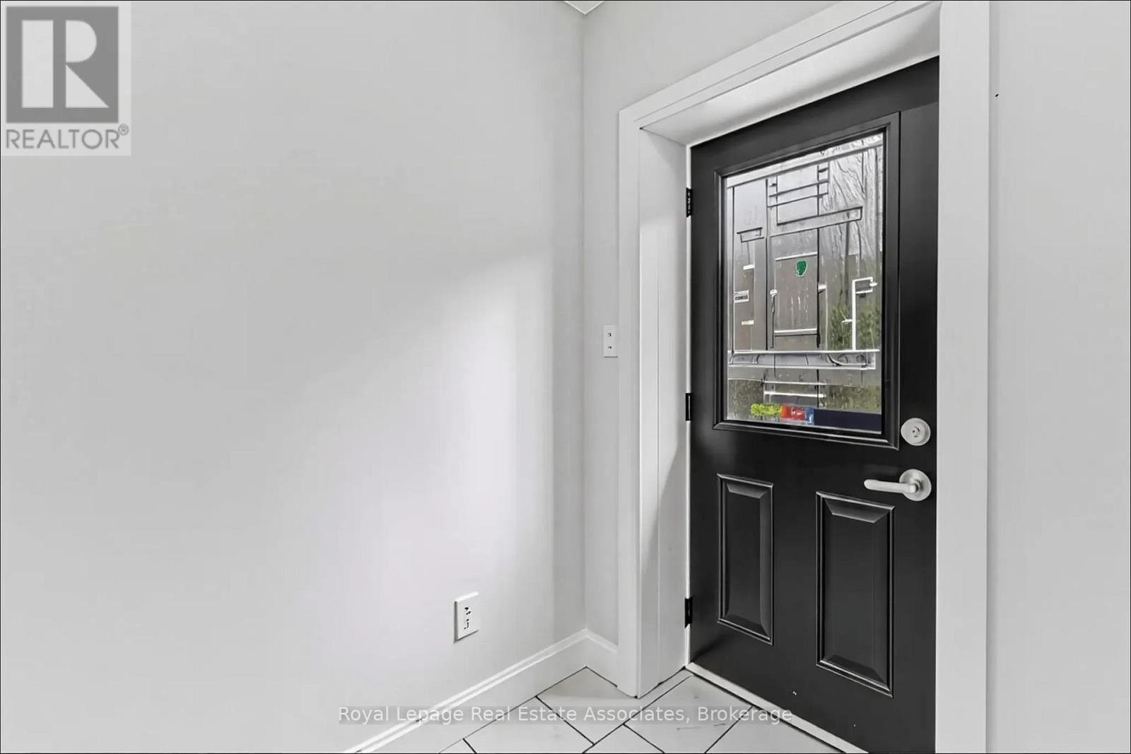 Upper - 66 Broadway Avenue, Orangeville, Ontario  L9W 1J9 - Photo 5 - W12547410