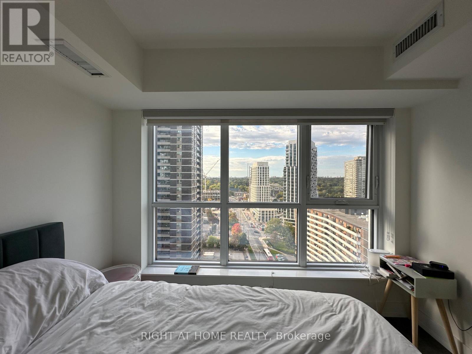 1735 - 5 Mabelle Avenue, Toronto, Ontario  M9A 0C8 - Photo 10 - W12547440