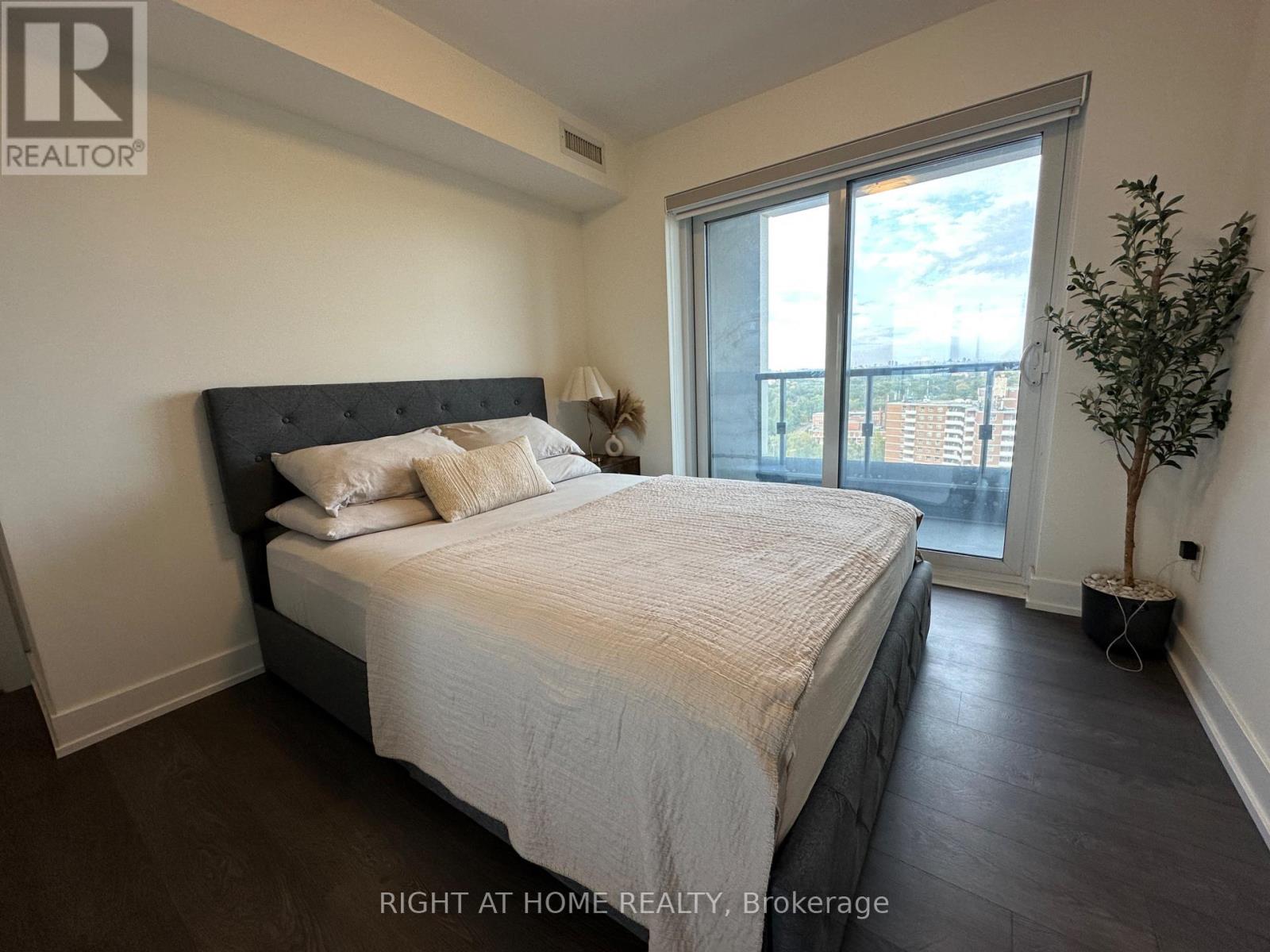 1735 - 5 Mabelle Avenue, Toronto, Ontario  M9A 0C8 - Photo 13 - W12547440