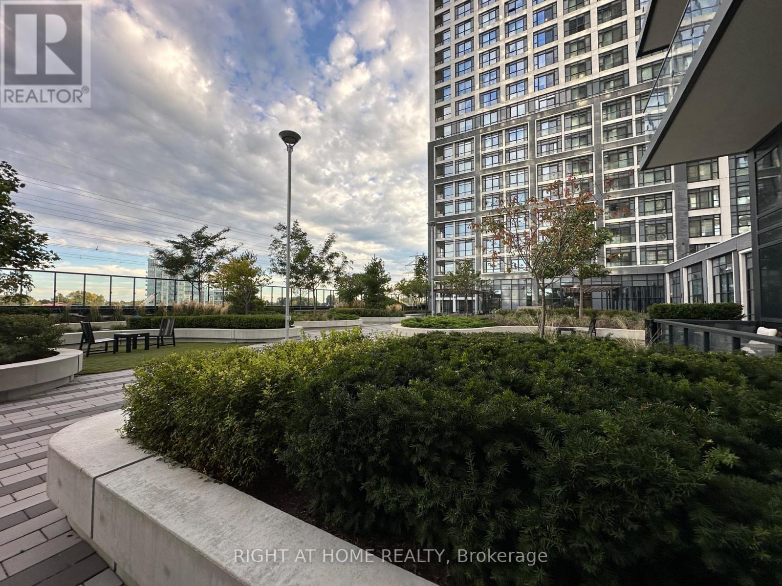 1735 - 5 Mabelle Avenue, Toronto, Ontario  M9A 0C8 - Photo 23 - W12547440