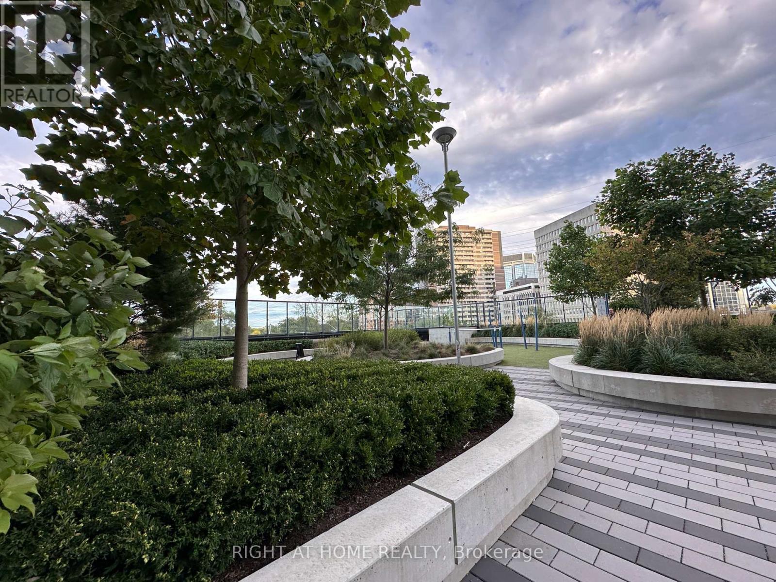 1735 - 5 Mabelle Avenue, Toronto, Ontario  M9A 0C8 - Photo 24 - W12547440