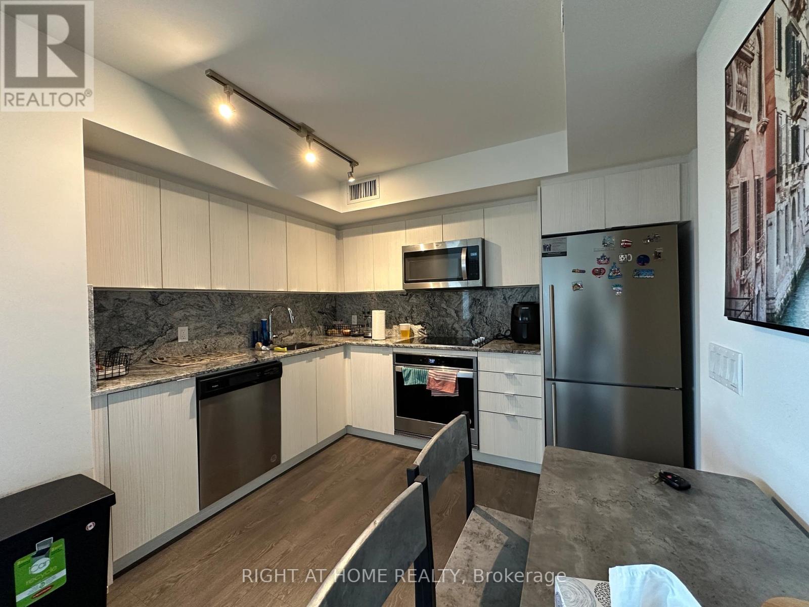 1735 - 5 Mabelle Avenue, Toronto, Ontario  M9A 0C8 - Photo 4 - W12547440