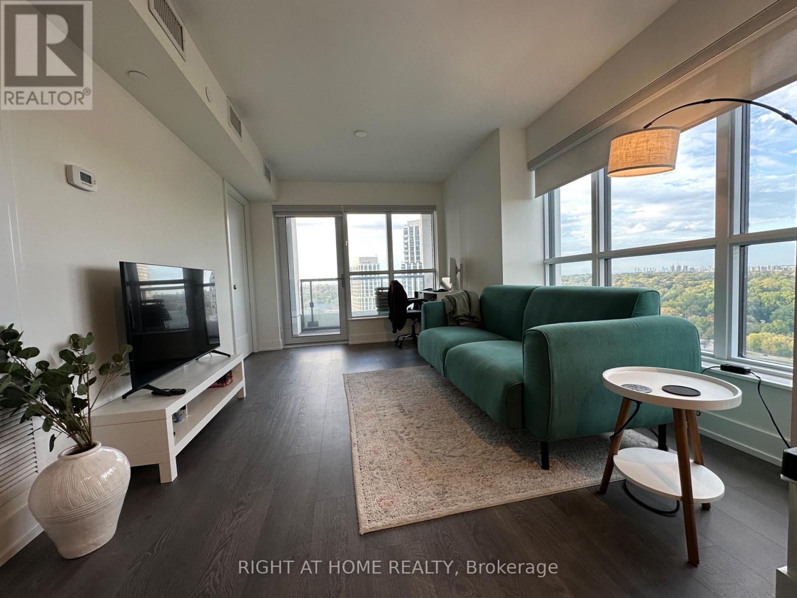 1735 - 5 Mabelle Avenue, Toronto, Ontario  M9A 0C8 - Photo 6 - W12547440