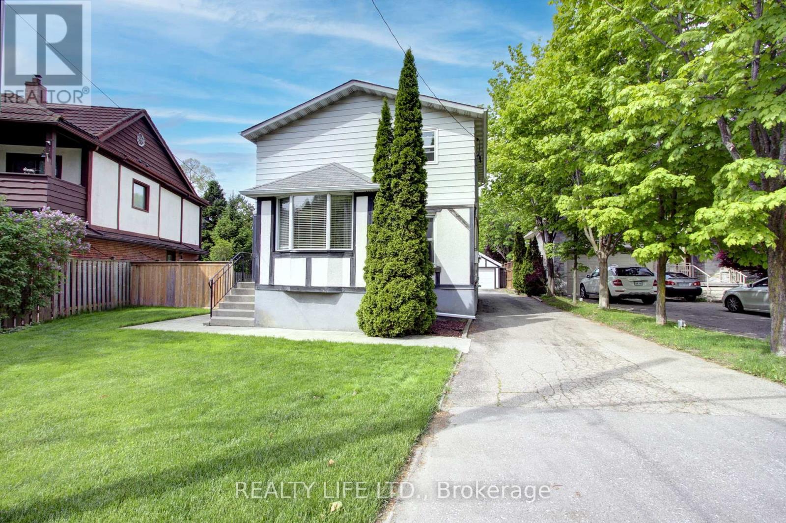 48 BONNYVIEW DRIVE, Toronto, Ontario