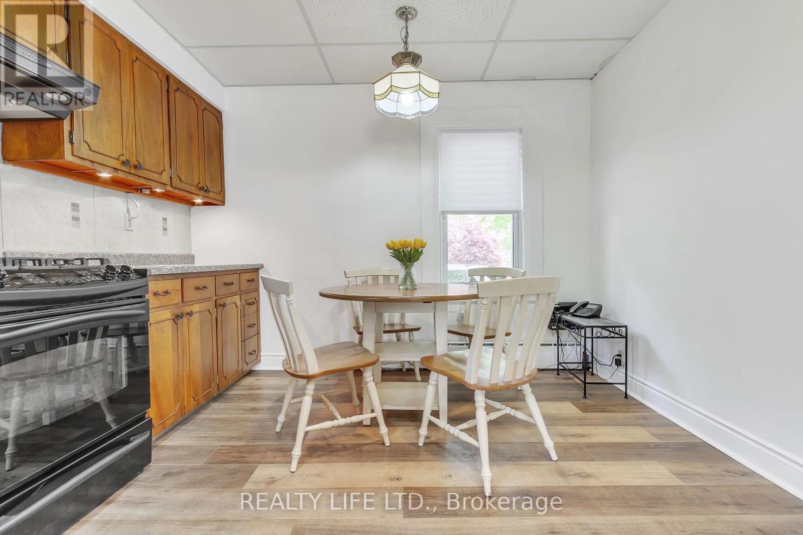 48 Bonnyview Drive, Toronto, Ontario  M8Y 3G6 - Photo 12 - W12547446