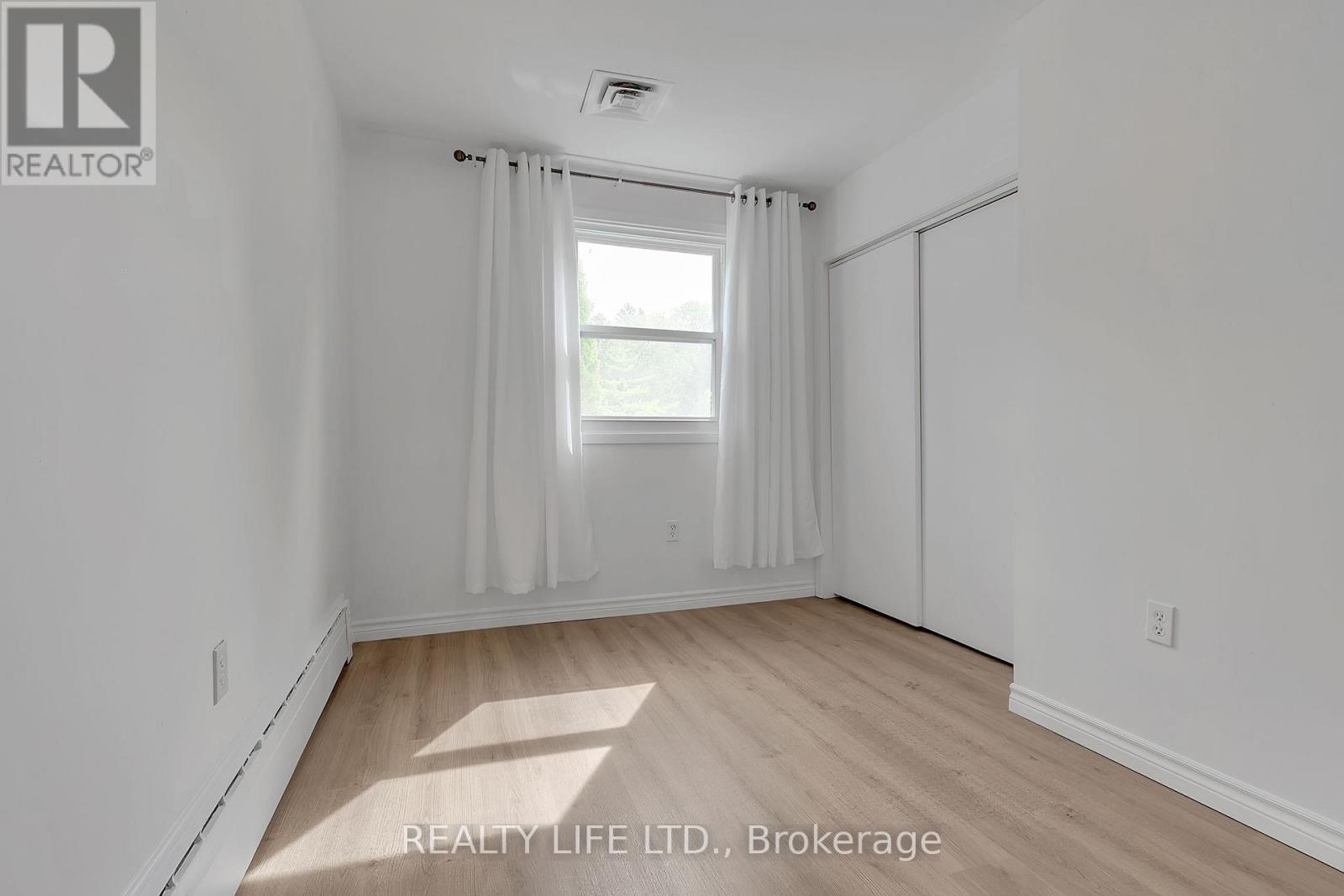 48 Bonnyview Drive, Toronto, Ontario  M8Y 3G6 - Photo 25 - W12547446