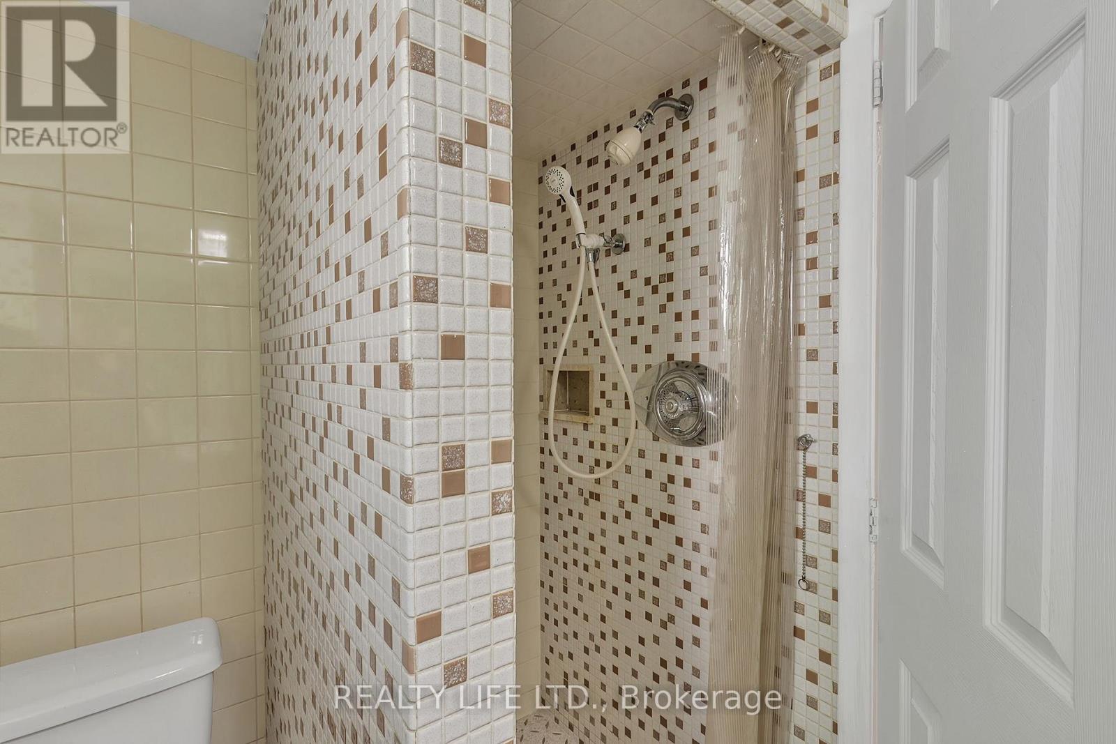 48 Bonnyview Drive, Toronto, Ontario  M8Y 3G6 - Photo 29 - W12547446