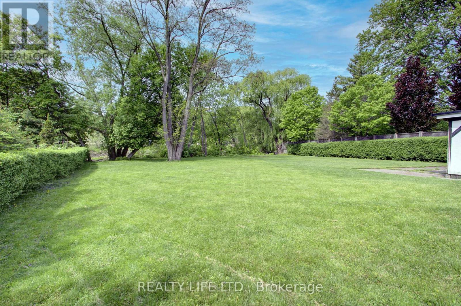 48 Bonnyview Drive, Toronto, Ontario  M8Y 3G6 - Photo 38 - W12547446