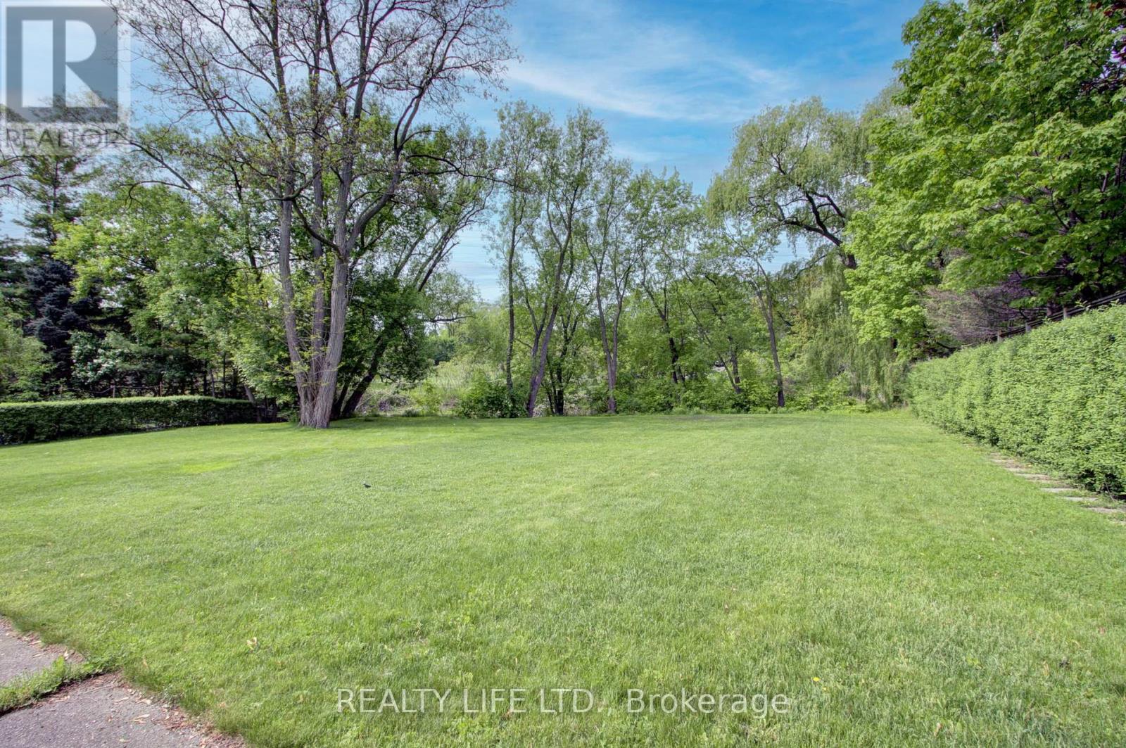 48 Bonnyview Drive, Toronto, Ontario  M8Y 3G6 - Photo 39 - W12547446