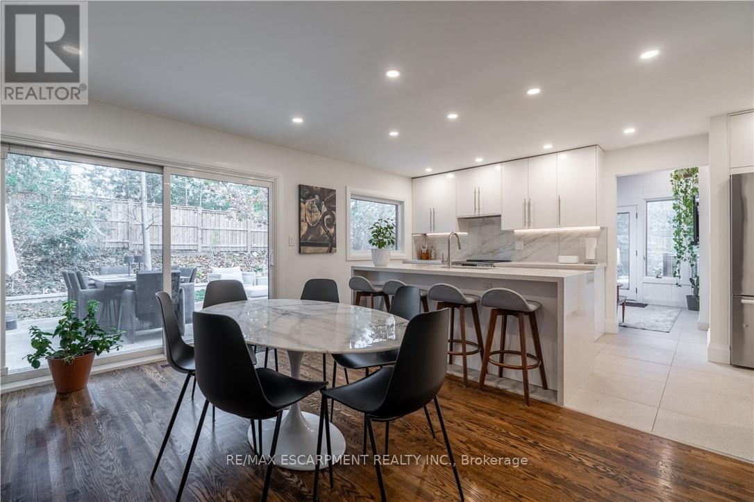 7 Glenmorris Drive, Hamilton, Ontario  L9H 1S5 - Photo 11 - X12547426