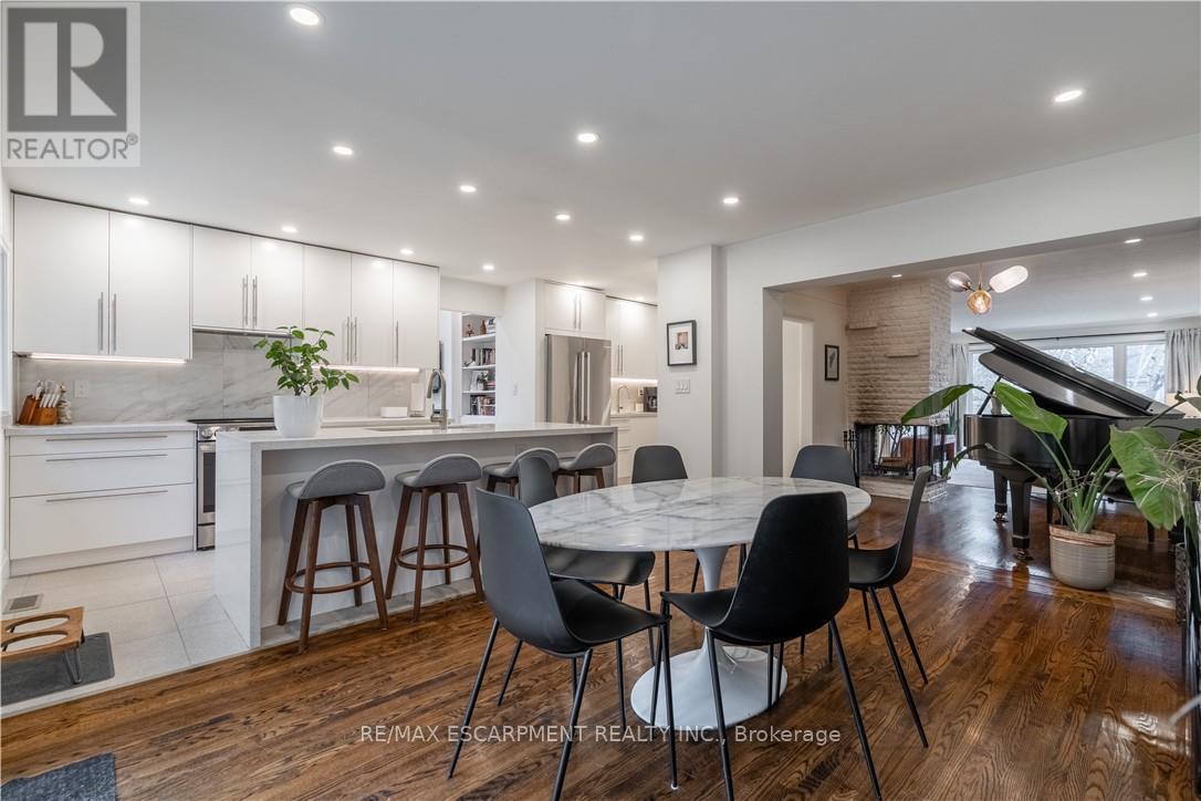 7 Glenmorris Drive, Hamilton, Ontario  L9H 1S5 - Photo 14 - X12547426