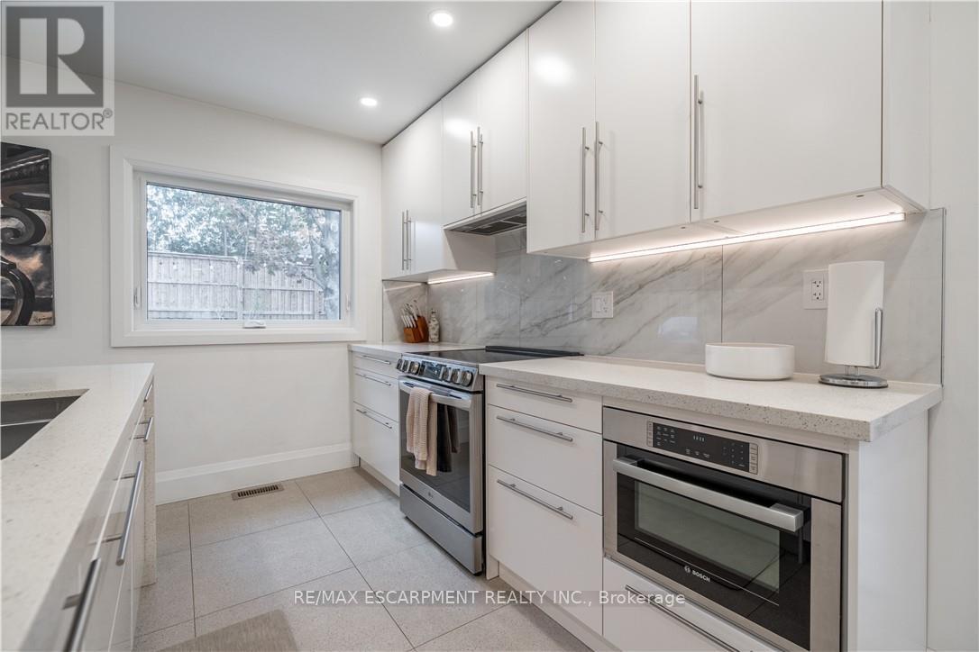 7 Glenmorris Drive, Hamilton, Ontario  L9H 1S5 - Photo 20 - X12547426